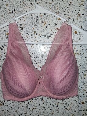 Women's Montelle Tshirt Bra Size 34E(DD) Pink Lace Padded With Wires